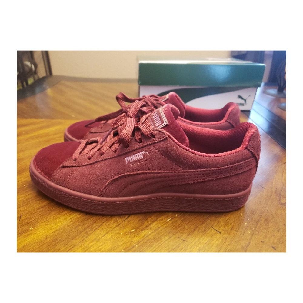 Women's Puma Sneakers